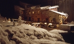 Panoramica notturna con neve